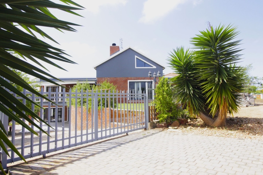 5 Bedroom Property for Sale in Noorsekloof Eastern Cape